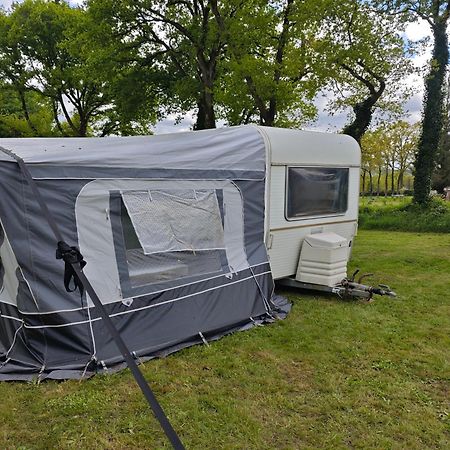 Camping Le Val Aux Fees - Broceliande Concoret Luaran gambar