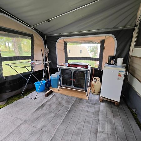 Camping Le Val Aux Fees - Broceliande Concoret Luaran gambar