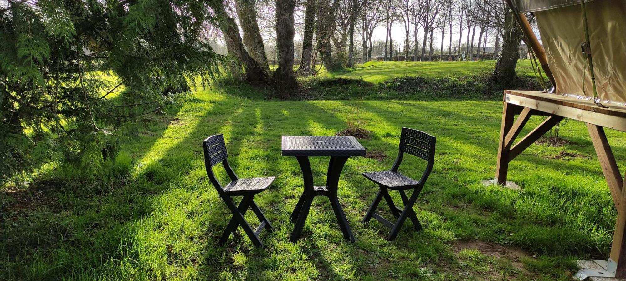 Camping Le Val Aux Fees - Broceliande Concoret Luaran gambar